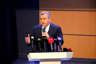 Bakan Bak: Gençlere Özgüven Çağrısı