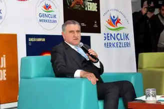 Bakan Bak, Malatya'da Genç Sporcularla Buluştu
