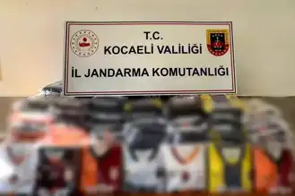 Kocaeli'de Binlerce Kaçak Spor Malzemesi Ele Geçirildi