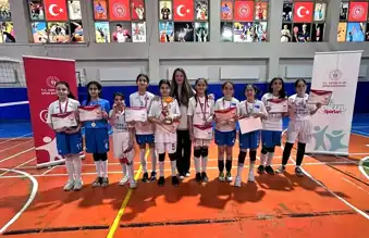 Muş'ta Küçük Kızlar Voleybol İl Birinciliği Sonuçlandı