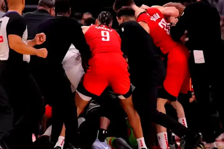 NBA'de Kavga: Şengün'ün Maçı Savaş Alanına Dönüştü!