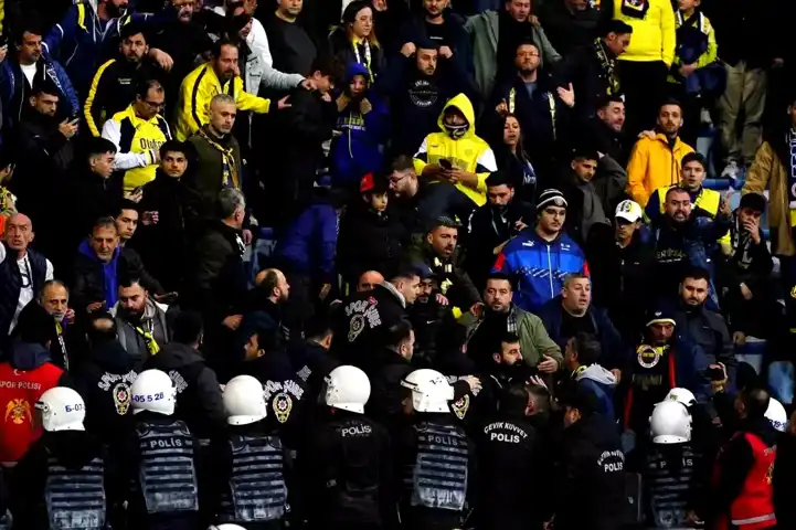 Fenerbahçe, Eyüpspor'da Puan Kaybetti!