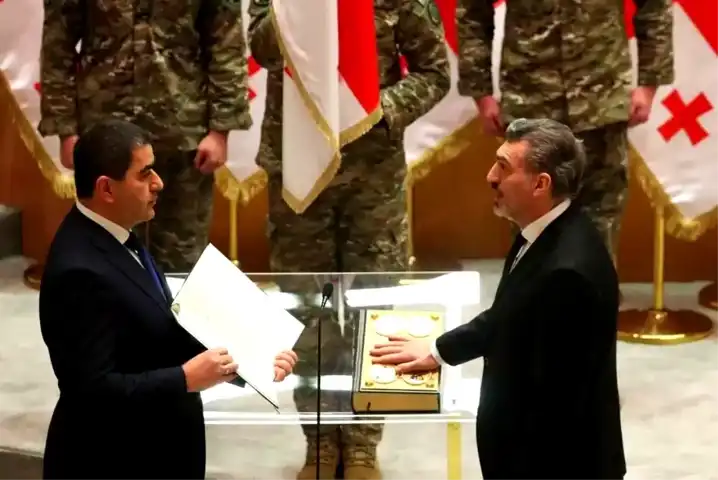 Gürcistan'a Yeni Cumhurbaşkanı: Kavelaşvili Göreve Başladı