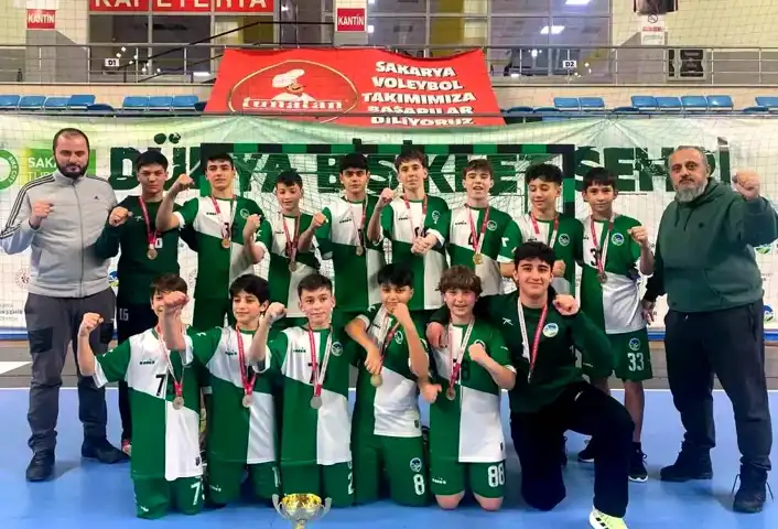 Sakarya Büyükşehir'den Hentbol Şampiyonluğu!